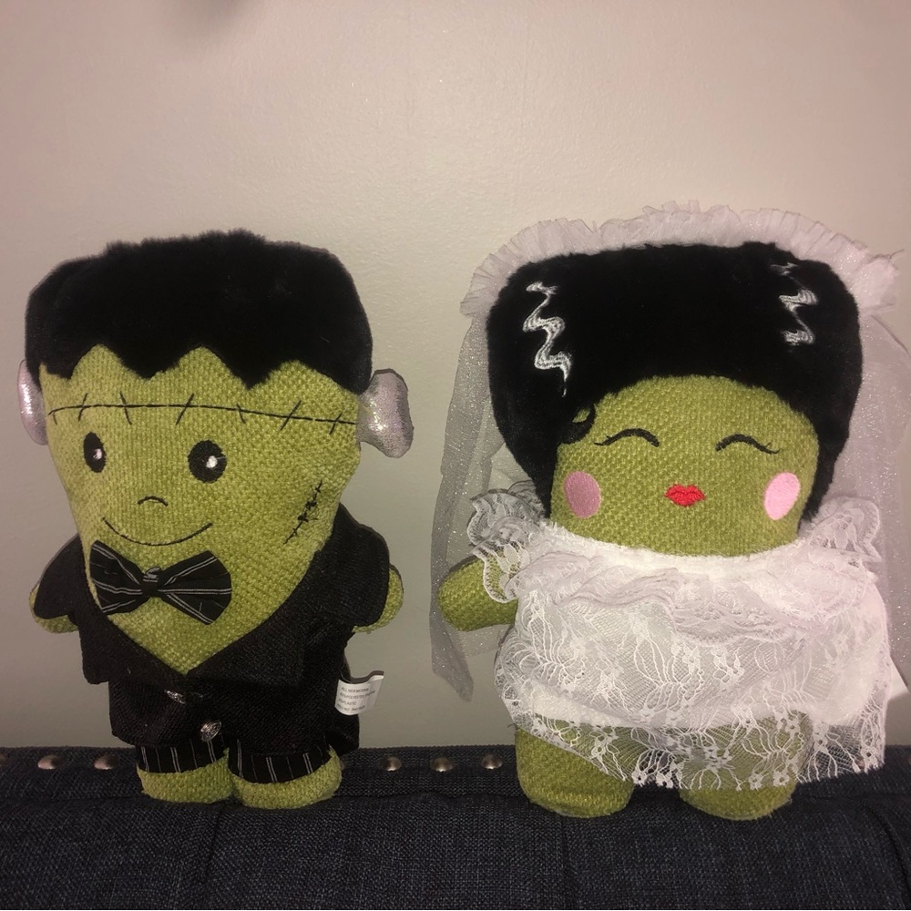 💚 Green Frankenstein & Bride of Frankenstein pillows.